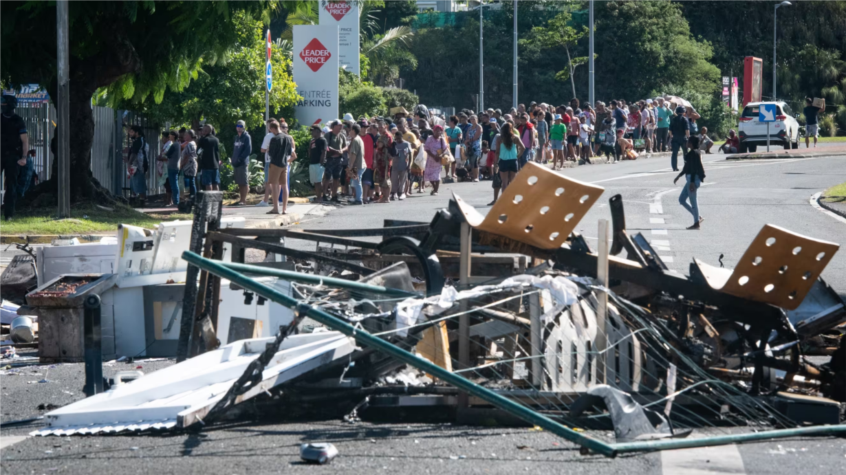 New Caledonia: Tổng thống Pháp Macron yêu cầu tăng cường bảo vệ cơ sở công quyền  (21/05/2024)